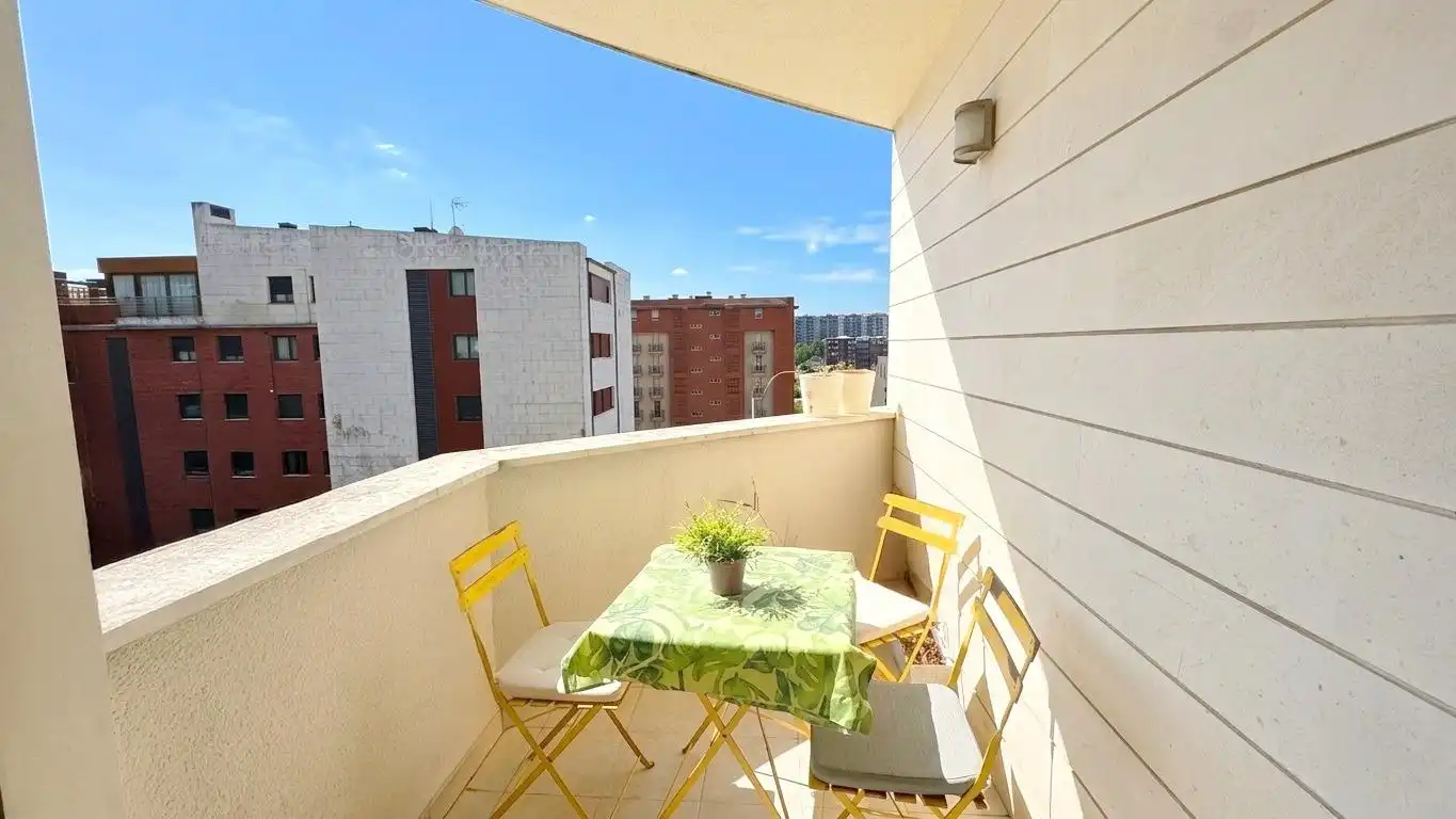 Piso con terraza en venta en Valdenoja, imagen 7