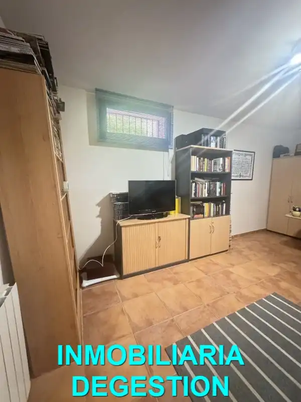 Casa adosada en venta en Linarejos