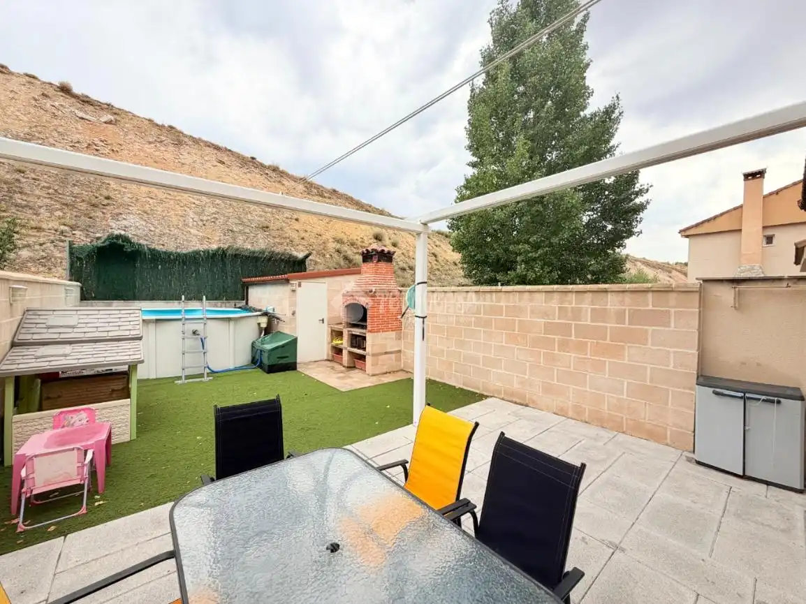 Terraza de Casa adosada en venta en Hontanares de Eresma con Calefacción