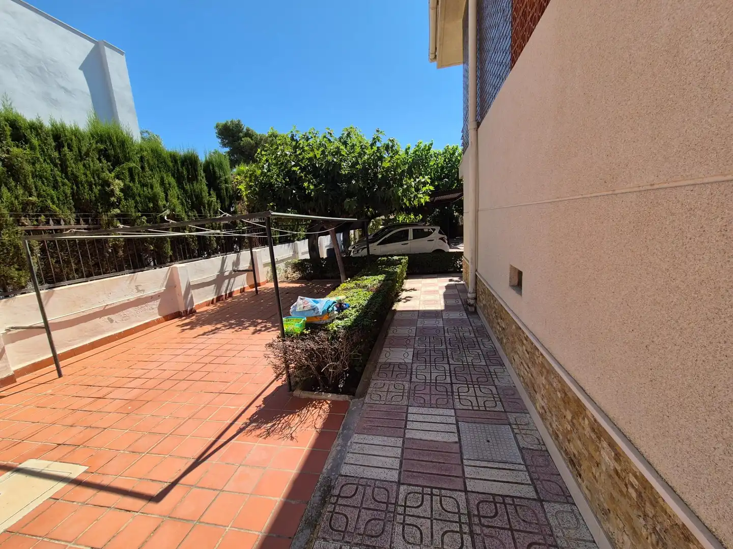 Jardí de Casa o xalet en venda en Elda amb Jardí privat, Terrassa i Traster