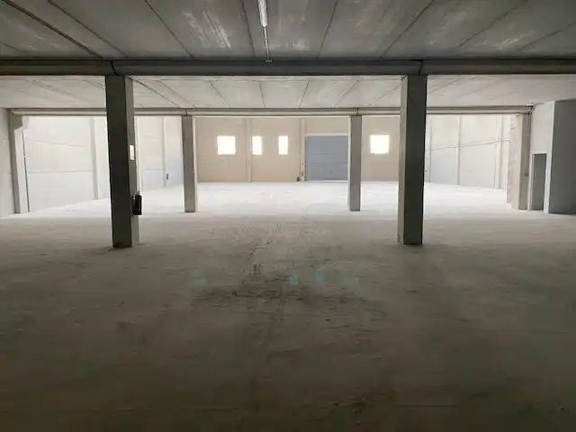 Fabrikhallen zur Miete in Montblanc
