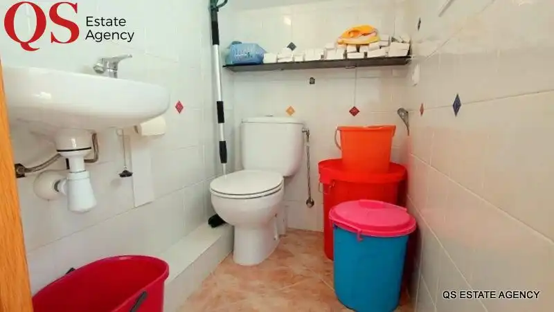 Baño de Casa adosada en venta en Pineda de Mar con Aire acondicionado, Calefacción y Terraza