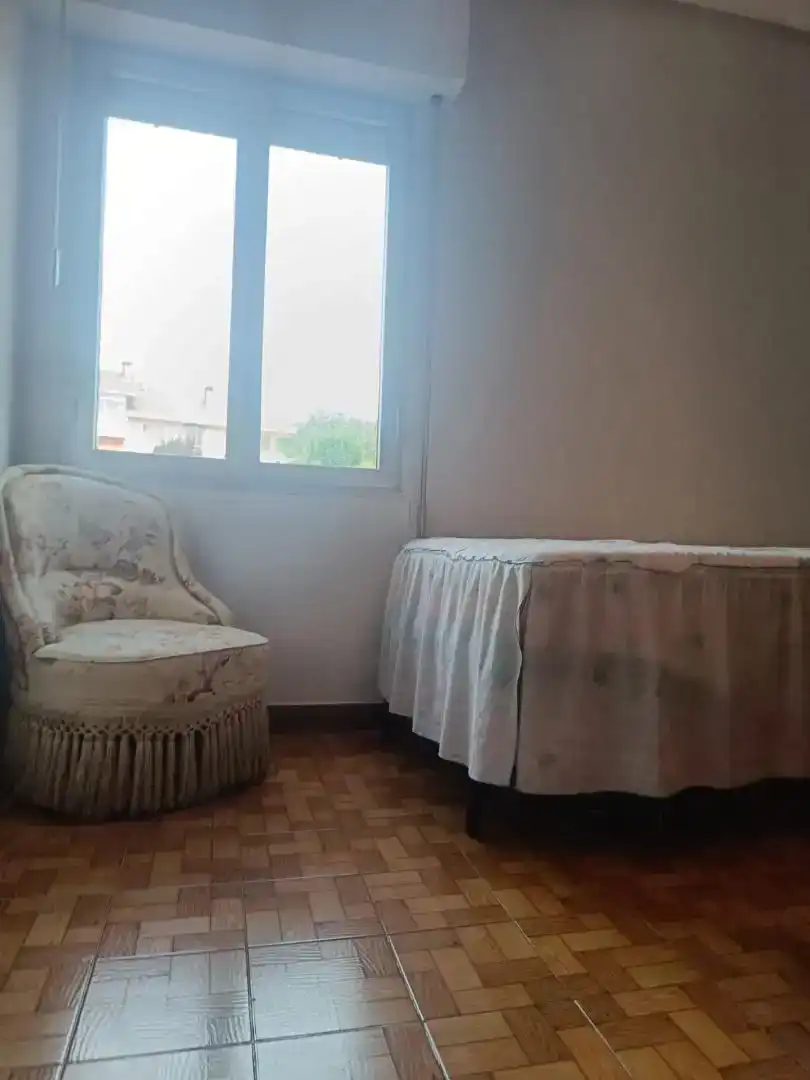Schlafzimmer von Wohnung zum Verkauf in Valderrueda mit Abstellraum, Möbliert und Ofen