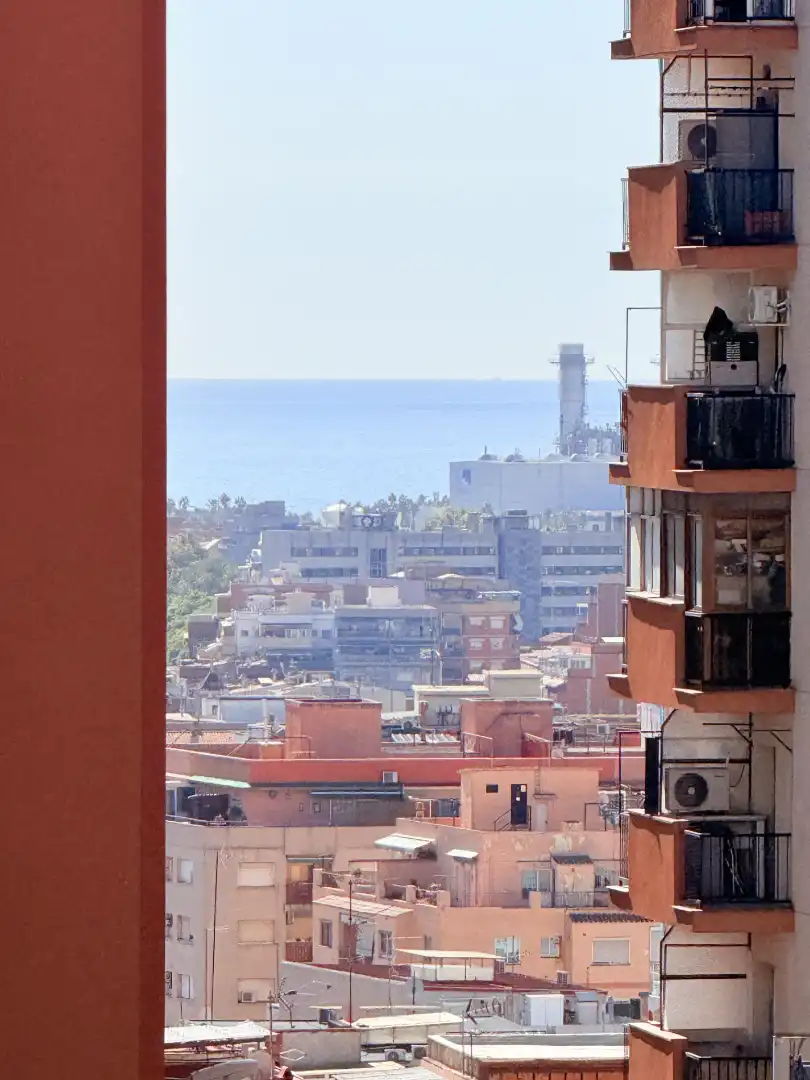 Vista exterior de Pis en venda en Badalona amb Aire condicionat, Calefacció i Forn