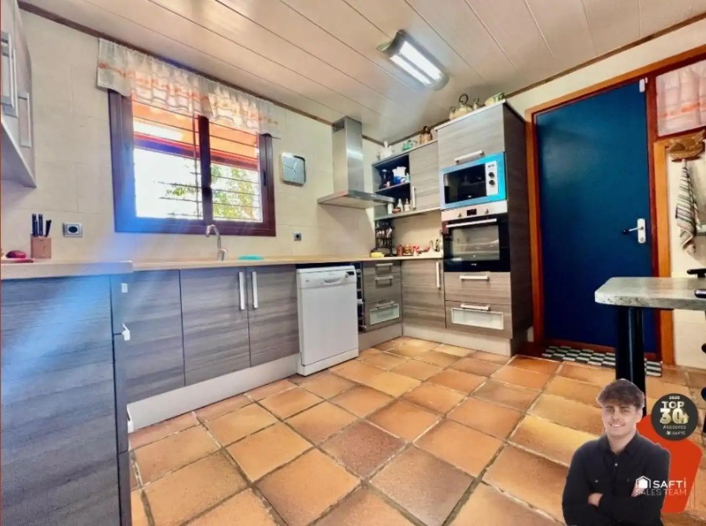Kitchen of Houses for sale in Mataró  with Air Conditioner, Terrace and Balcony