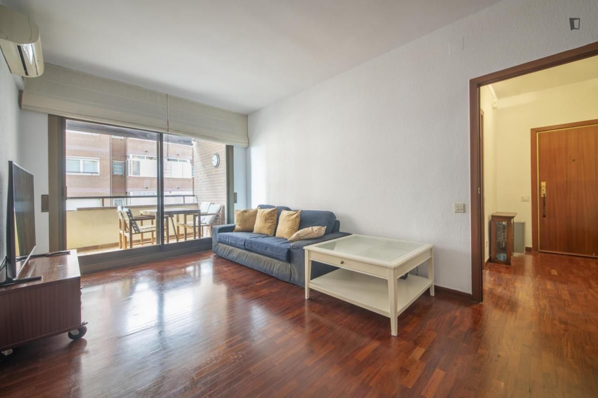 Sala d'estar de Apartament de lloguer en  Barcelona Capital amb Aire condicionat, Moblat i Forn