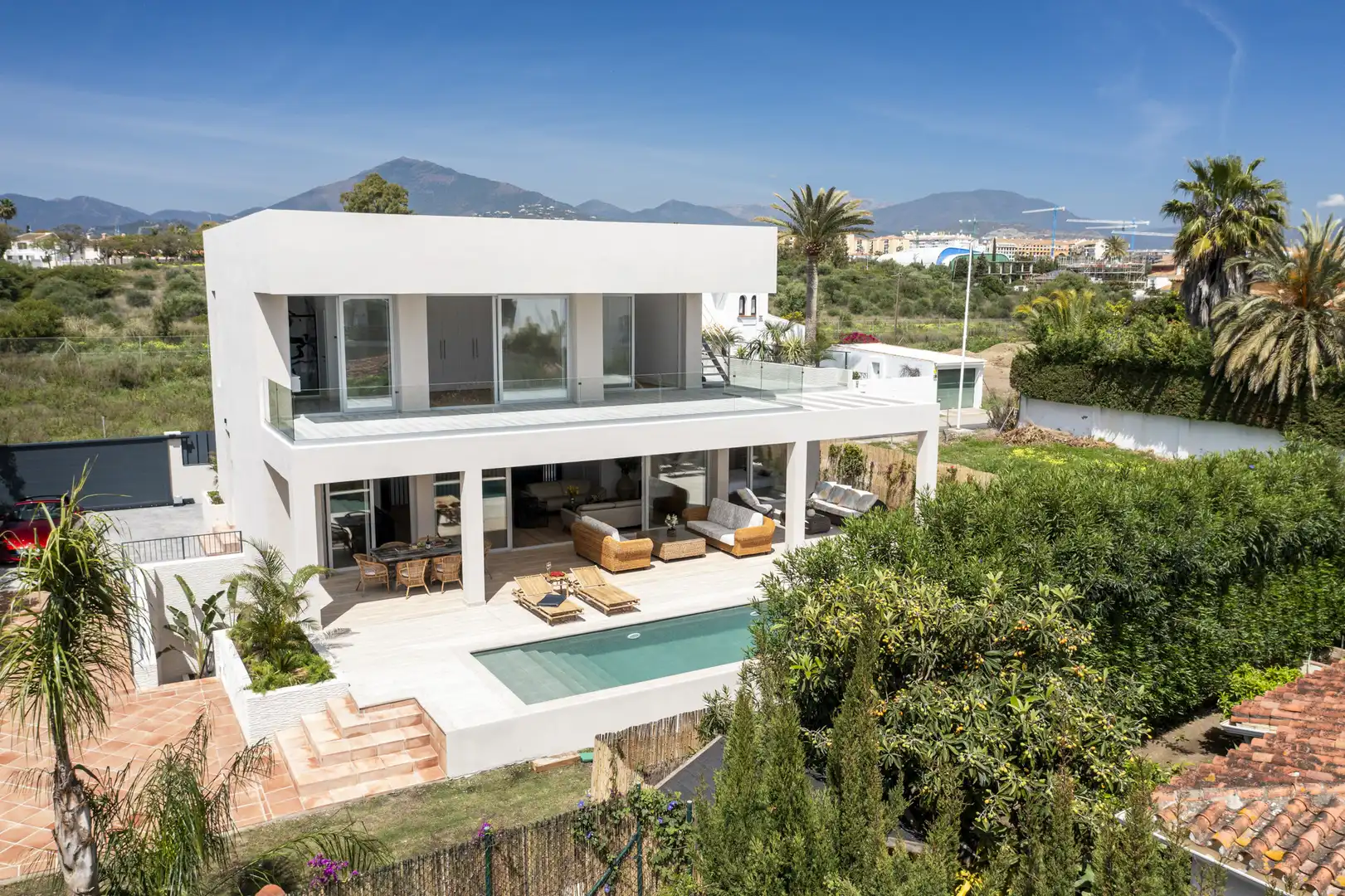 Vista exterior de Casa o chalet en venta en Marbella con Aire acondicionado, Jardín privado y Terraza