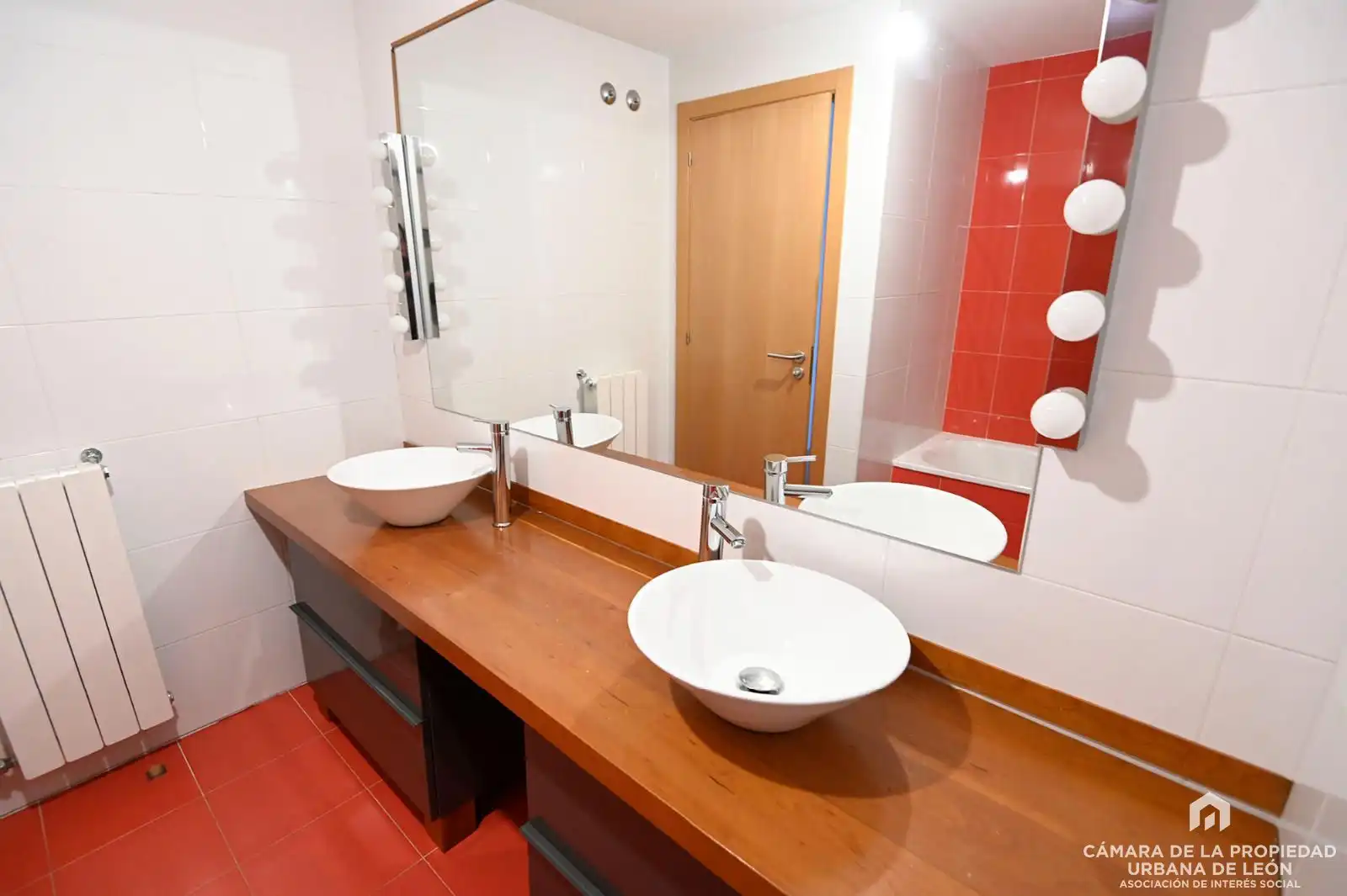 Baño de Piso de alquiler en León Capital  con Calefacción, Parquet y Terraza