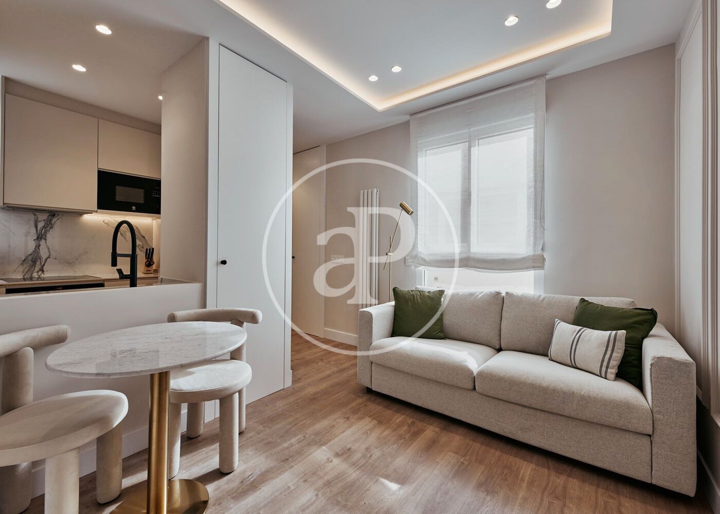 Sala d'estar de Pis en venda en  Madrid Capital amb Aire condicionat, Calefacció i Moblat