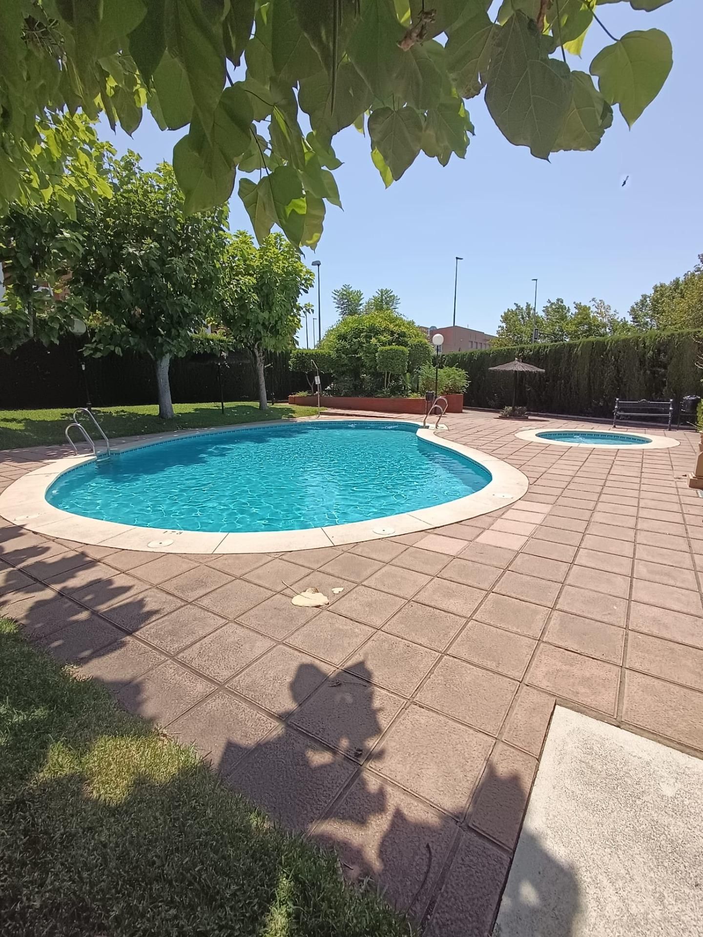 Piscina de Pis de lloguer en  Córdoba Capital amb Aire condicionat, Jardí privat i Terrassa