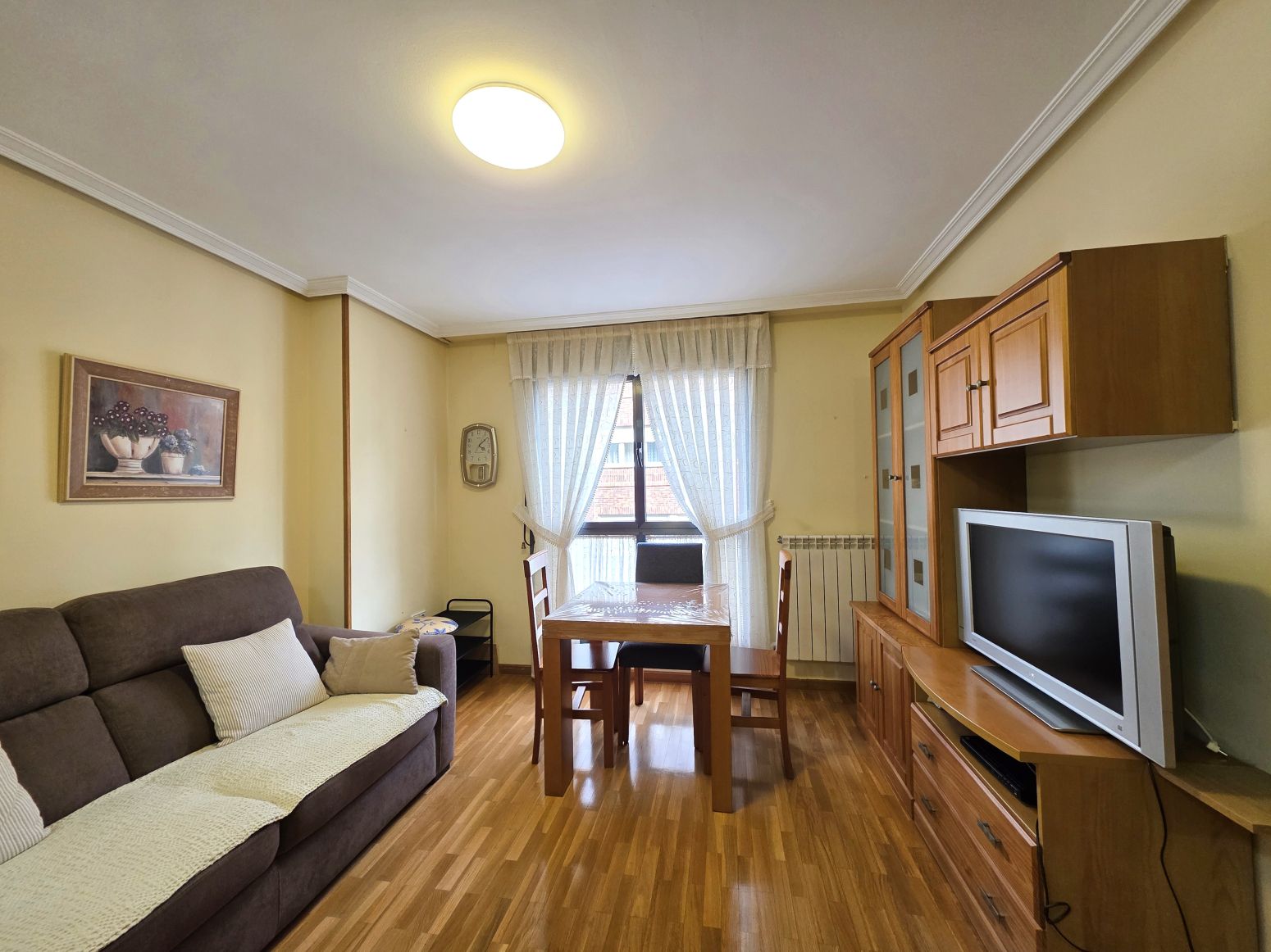 Sala de estar de Piso de alquiler en Siero con Calefacción, Parquet y Trastero