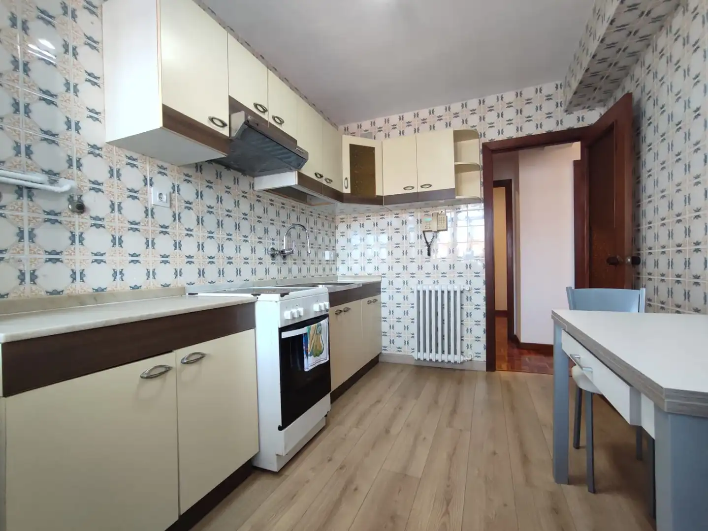 Kitchen of Flat for rent in Gijón   with Heating, Parquet flooring and Furnished