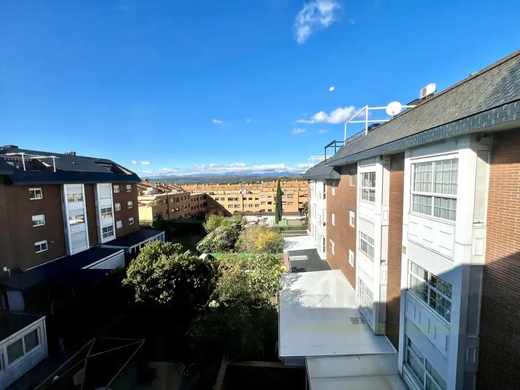 Vista exterior de Dúplex en venda en Las Rozas de Madrid