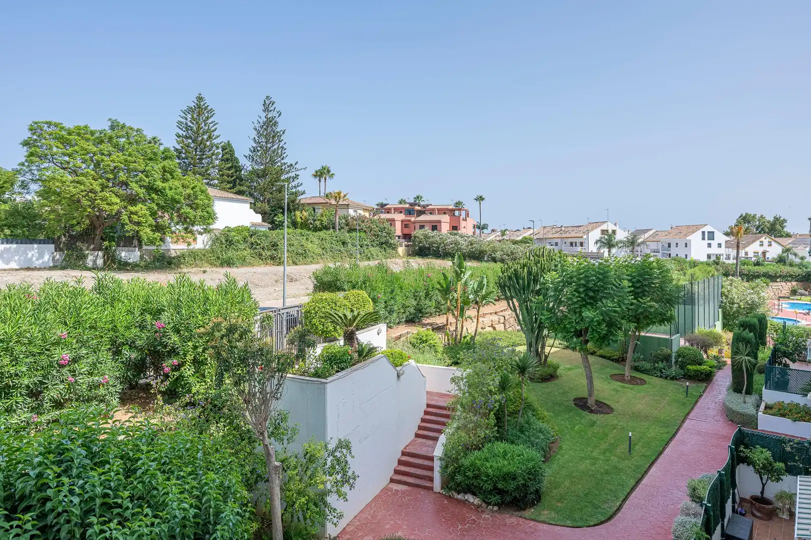 Vista exterior de Apartamento en venta en Marbella con Aire acondicionado, Trastero y Balcón