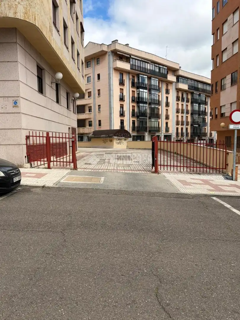 Garaje de alquiler en Chinchibarra, Chinchibarra - Capuchinos