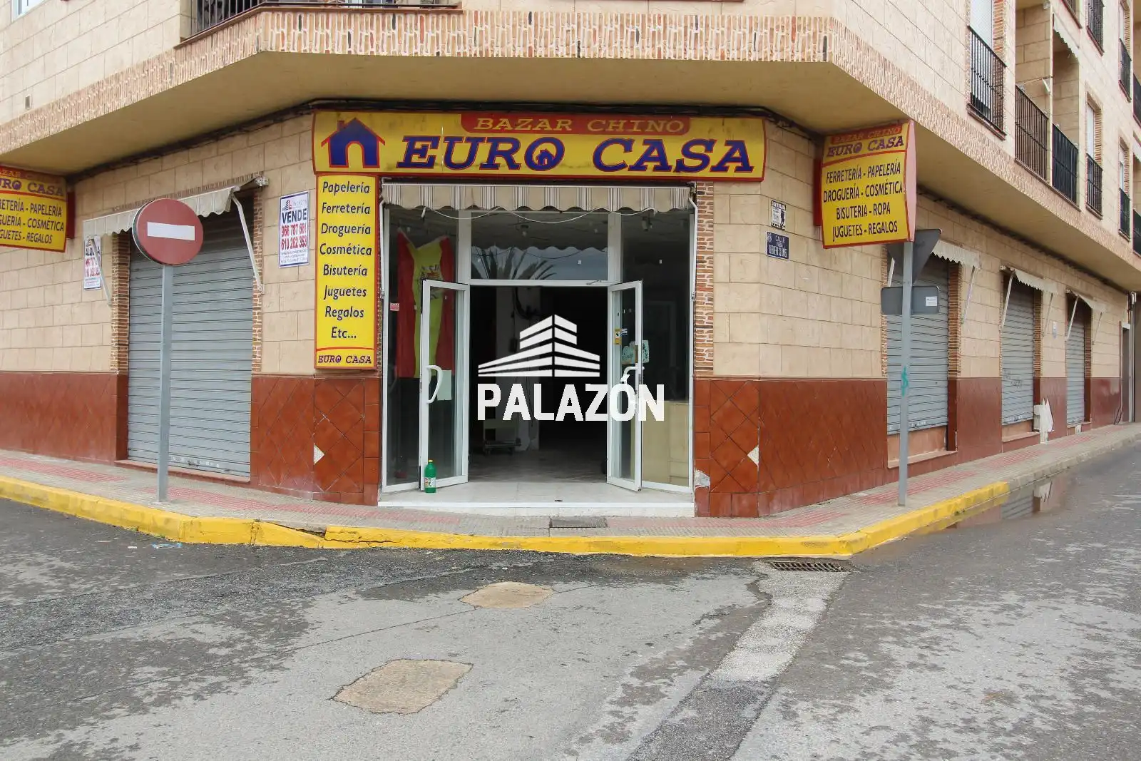 Locale commerciale in affitto a Catral