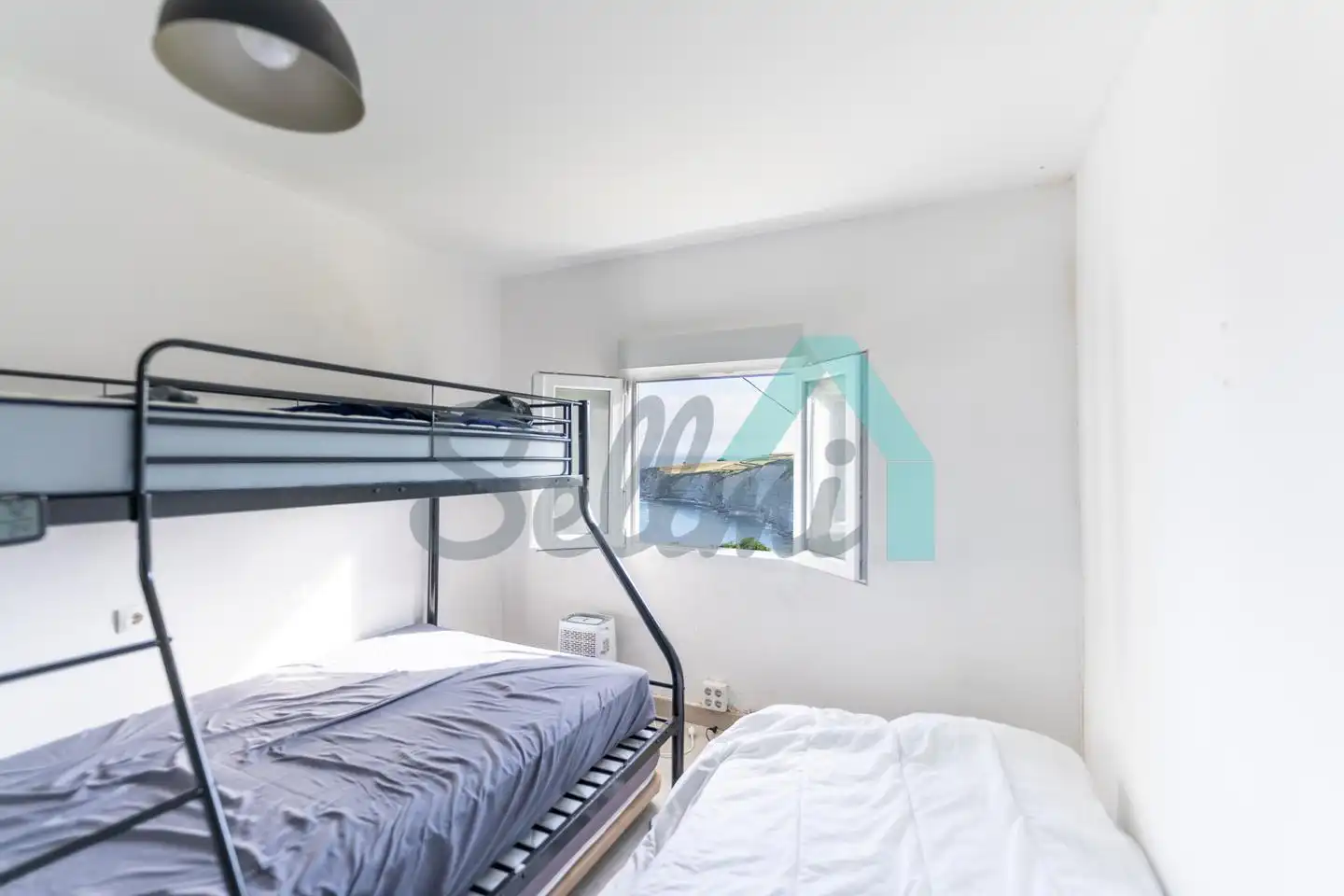Dormitori de Casa o xalet de lloguer en Gijón  amb Jardí privat, Piscina i Moblat