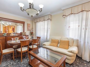 Casa en venda a Calle Adrián López Iriarte