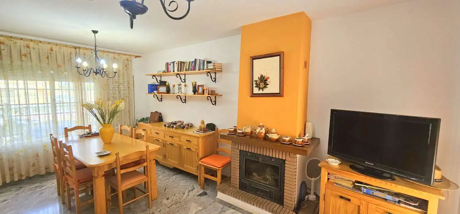 Sala d'estar de Casa o xalet en venda en Vélez-Málaga amb Aire condicionat, Calefacció i Terrassa