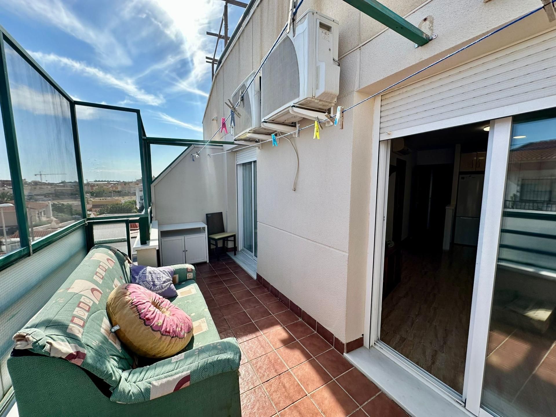 Terrassa de Apartament en venda en Roquetas de Mar amb Aire condicionat, Terrassa i Piscina comunitària