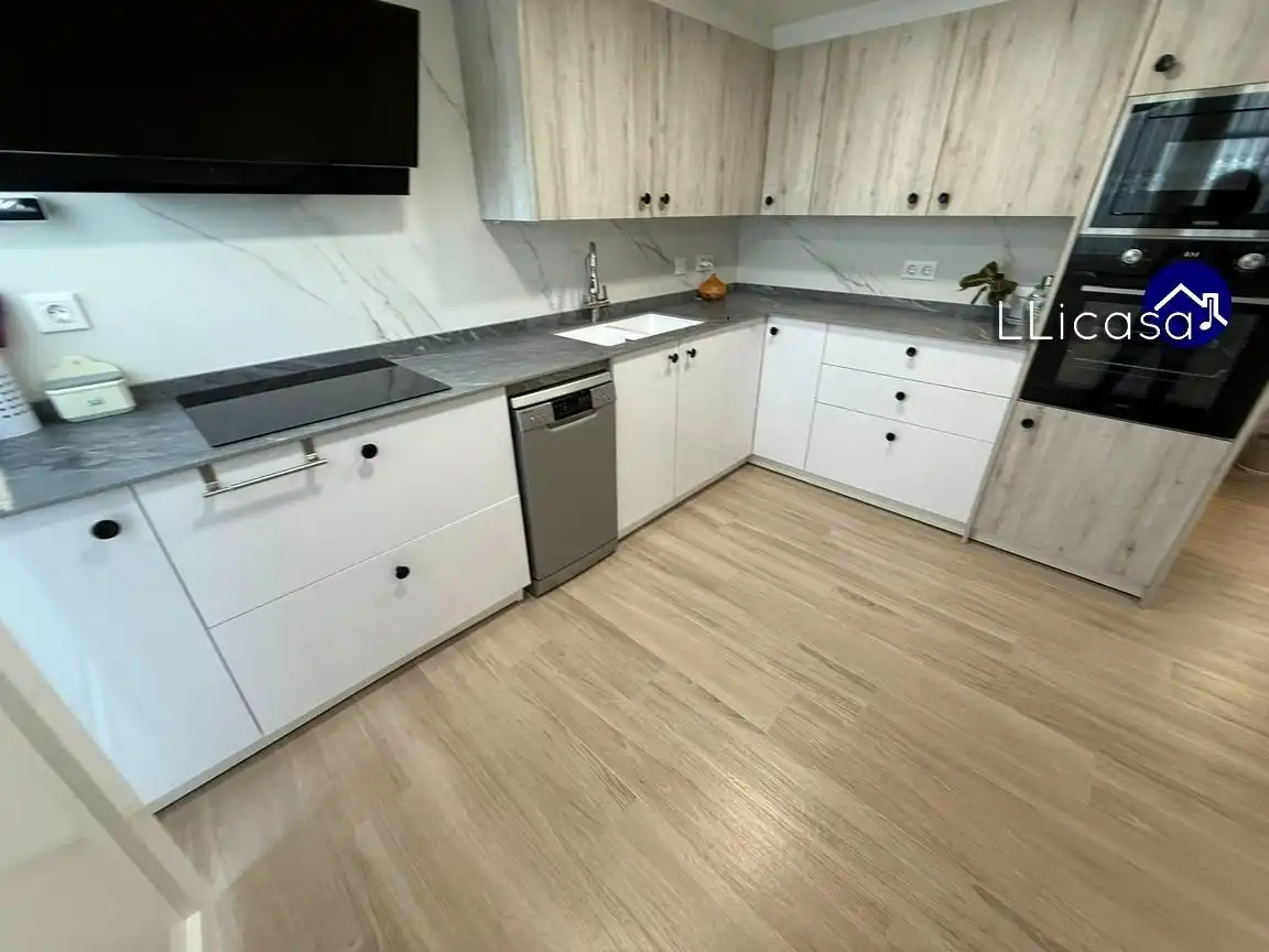 Cocina de Casa adosada en venta en La Pobla de Vallbona con Aire acondicionado, Jardín privado y Terraza
