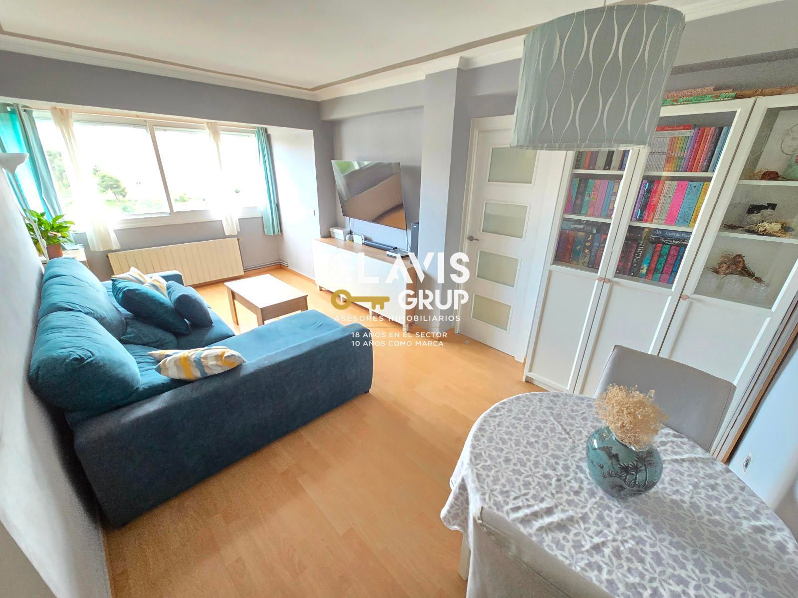 Sala d'estar de Pis en venda en Montcada i Reixac amb Aire condicionat, Calefacció i Parquet