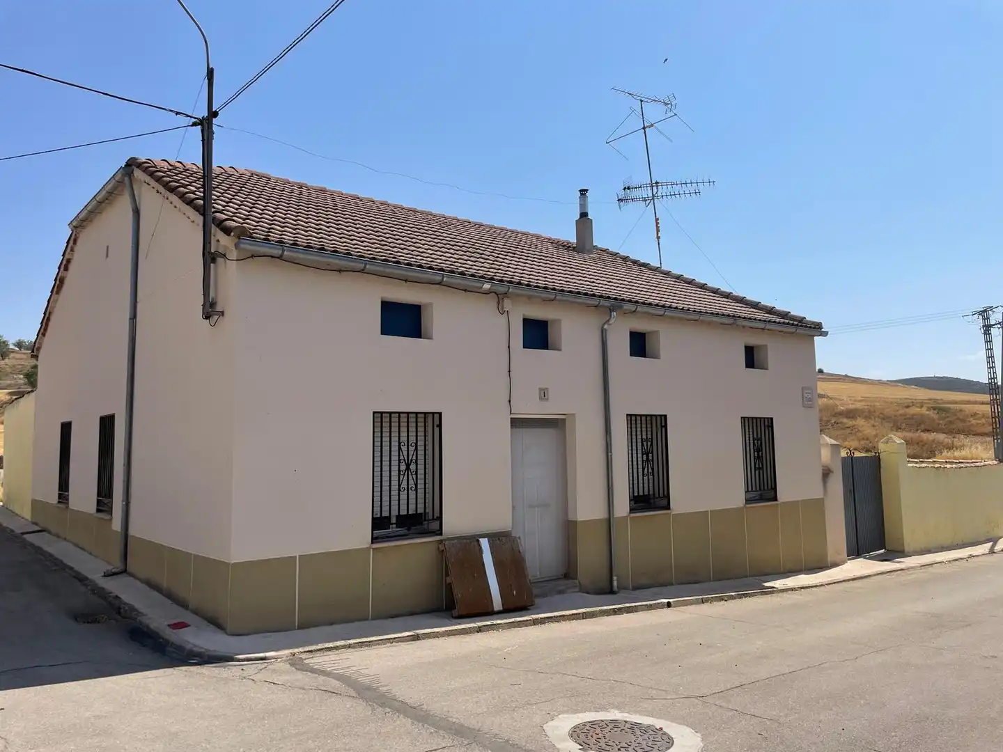 Exterior view of Country homes for sale in Cobos de Fuentidueña  with Heating, Storage room and Furnished