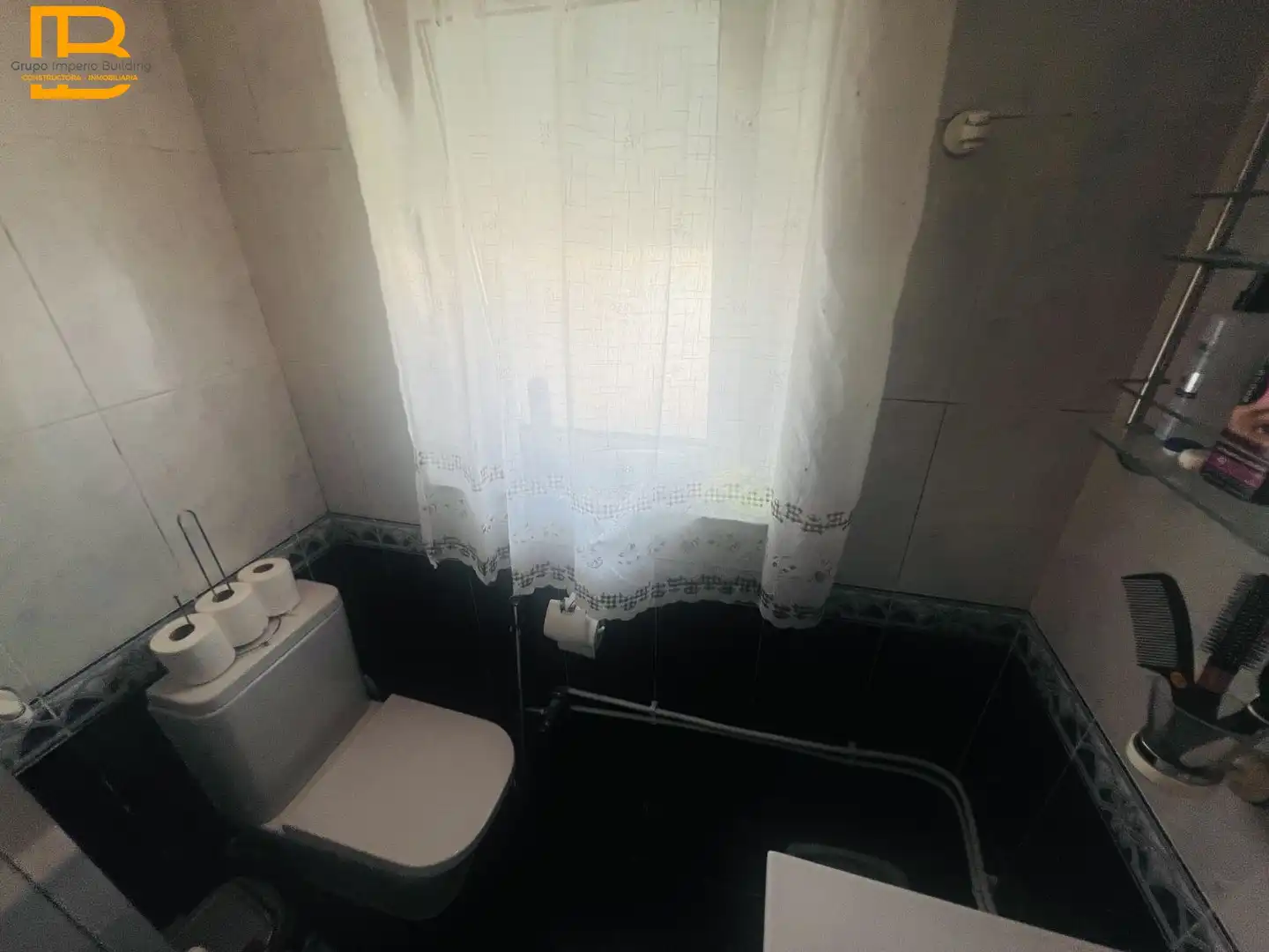 Baño de Piso en venta en Colindres con Calefacción, Terraza y Amueblado