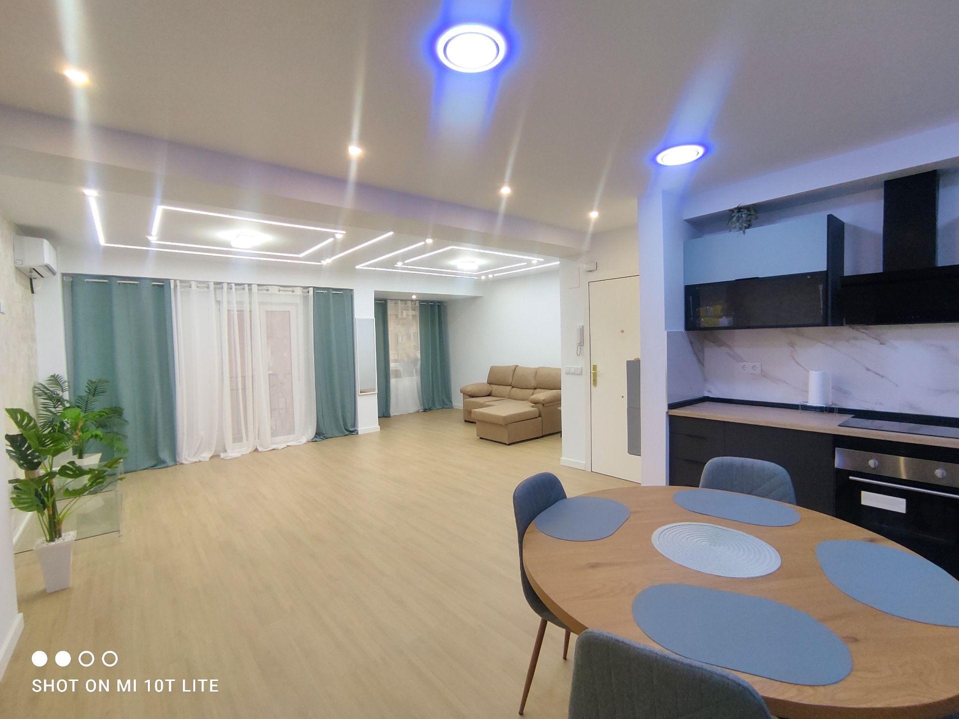 Living room of Flat for sale in Elche / Elx  with Air Conditioner, Parquet flooring and Furnished