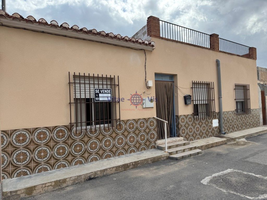 Vista exterior de Casa o xalet en venda en Lorca amb Terrassa