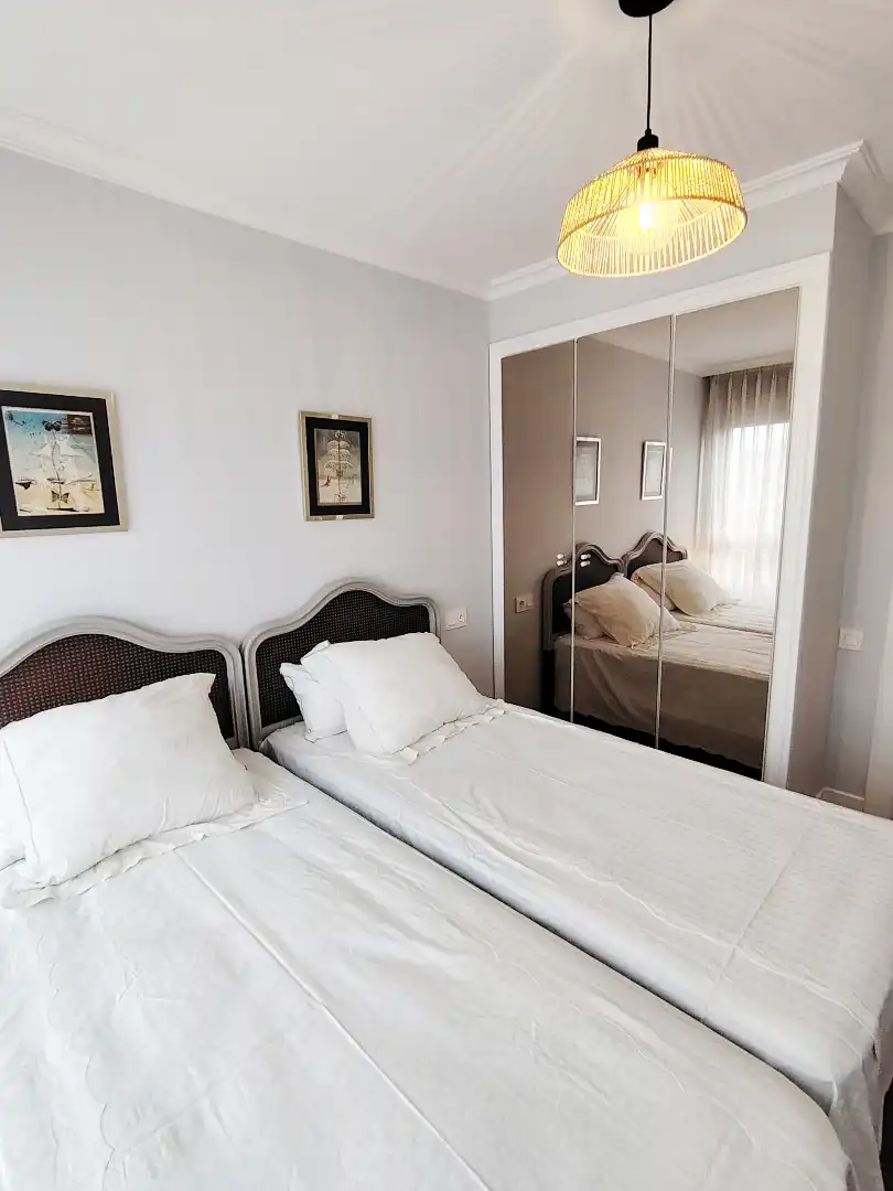 Habitación de Piso de alquiler en Gijón  con Calefacción, Parquet y Terraza