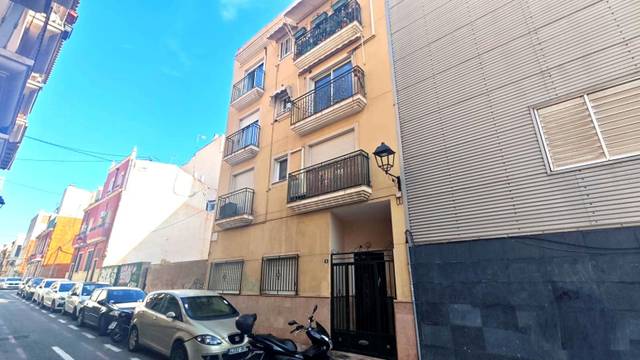 Piso en Venta en Alicante - CL POZO en San Antón