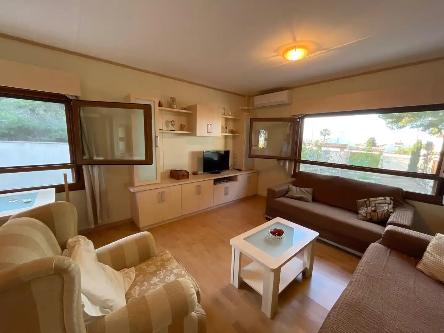 Sala d'estar de Casa o xalet de lloguer en San Miguel de Salinas amb Aire condicionat, Calefacció i Jardí privat