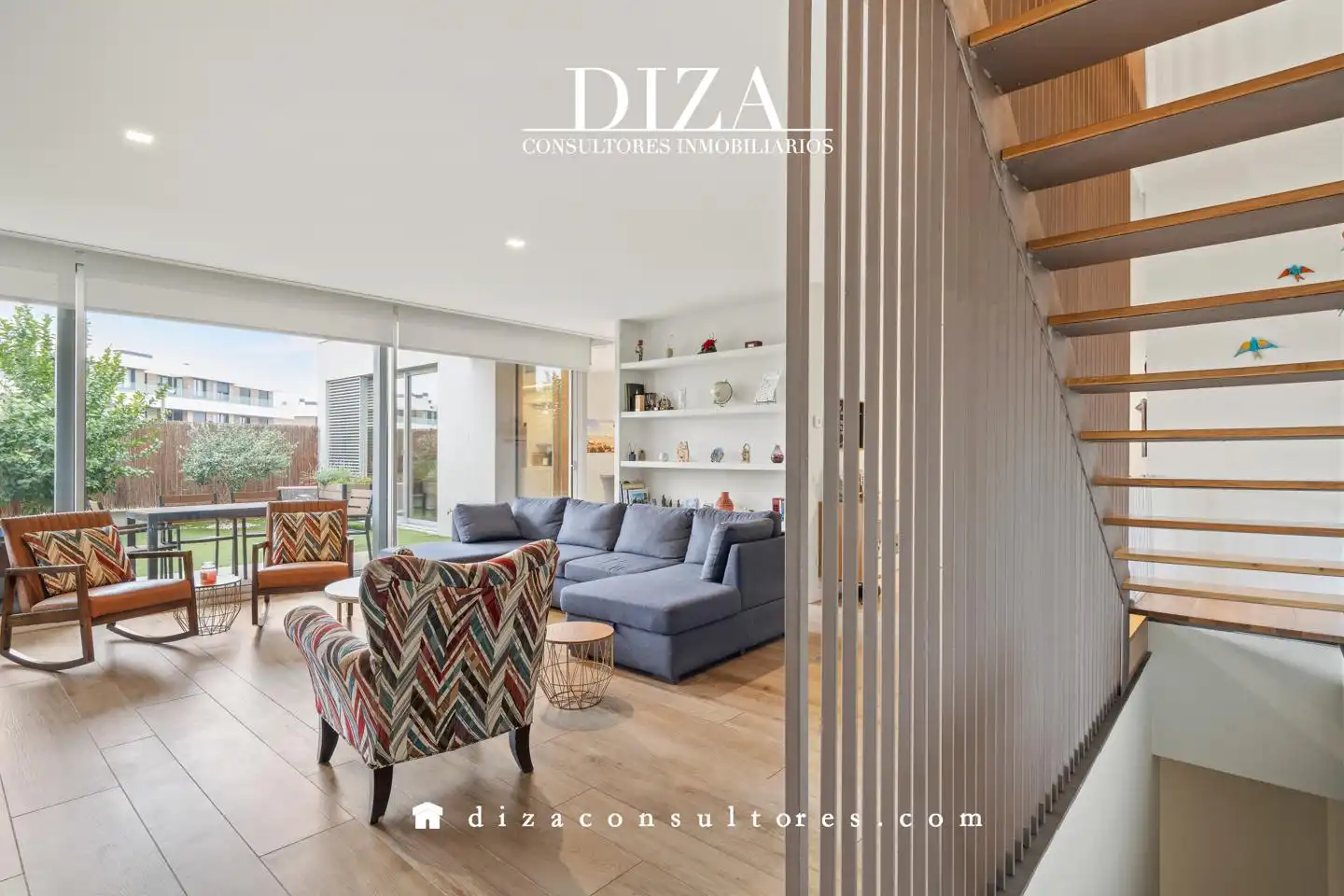 Sala de estar de Casa o chalet en venta en La Moraleja con Aire acondicionado, Calefacción y Jardín privado