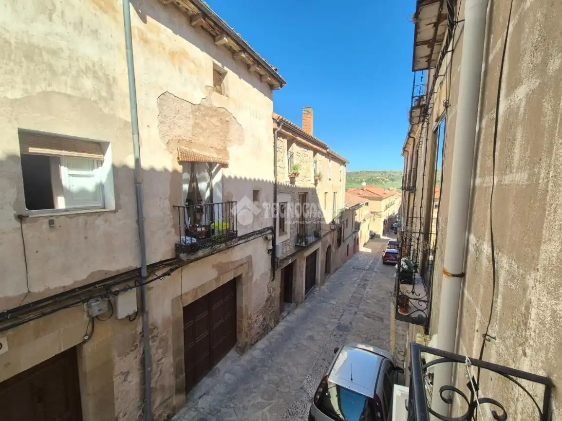 Vista exterior de Pis en venda en Sigüenza amb Calefacció i Balcó