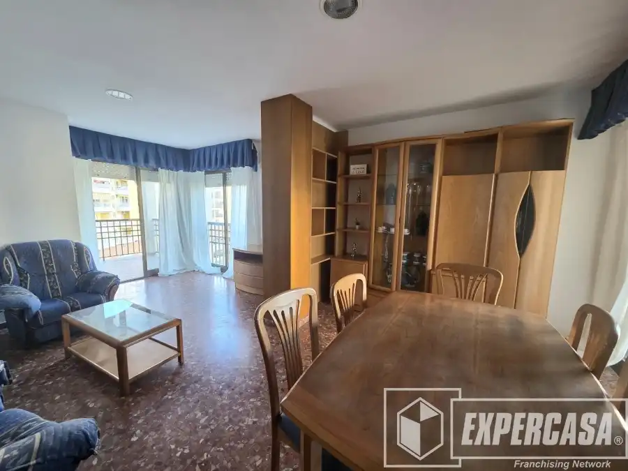 Menjador de Apartament de lloguer en Cullera amb Terrassa, Piscina i Moblat
