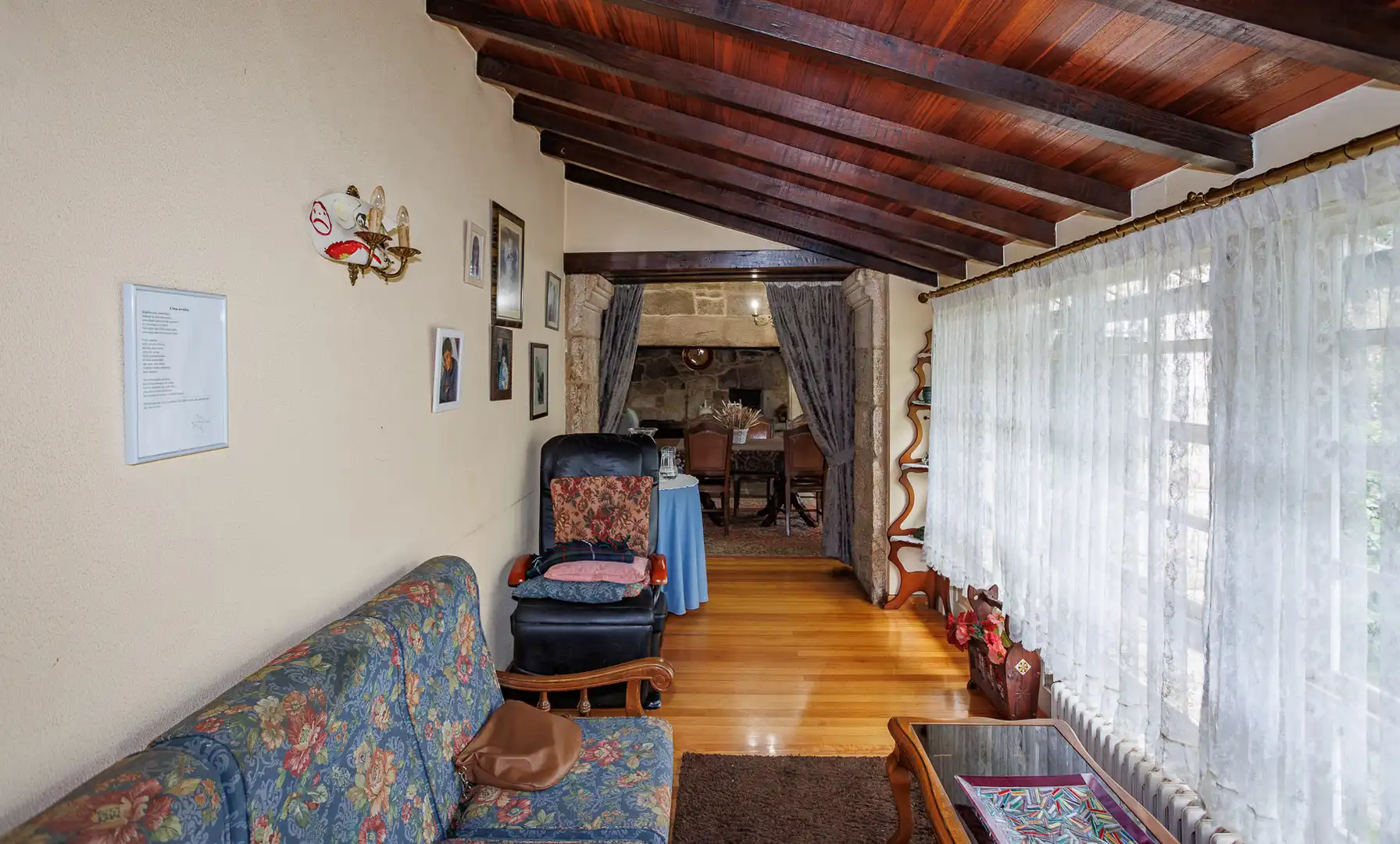 Sala d'estar de Finca rústica en venda en Vedra amb Moblat