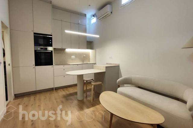 Piso en Alquiler en Calle del Espíritu Santo, . en Universidad - Malasaña