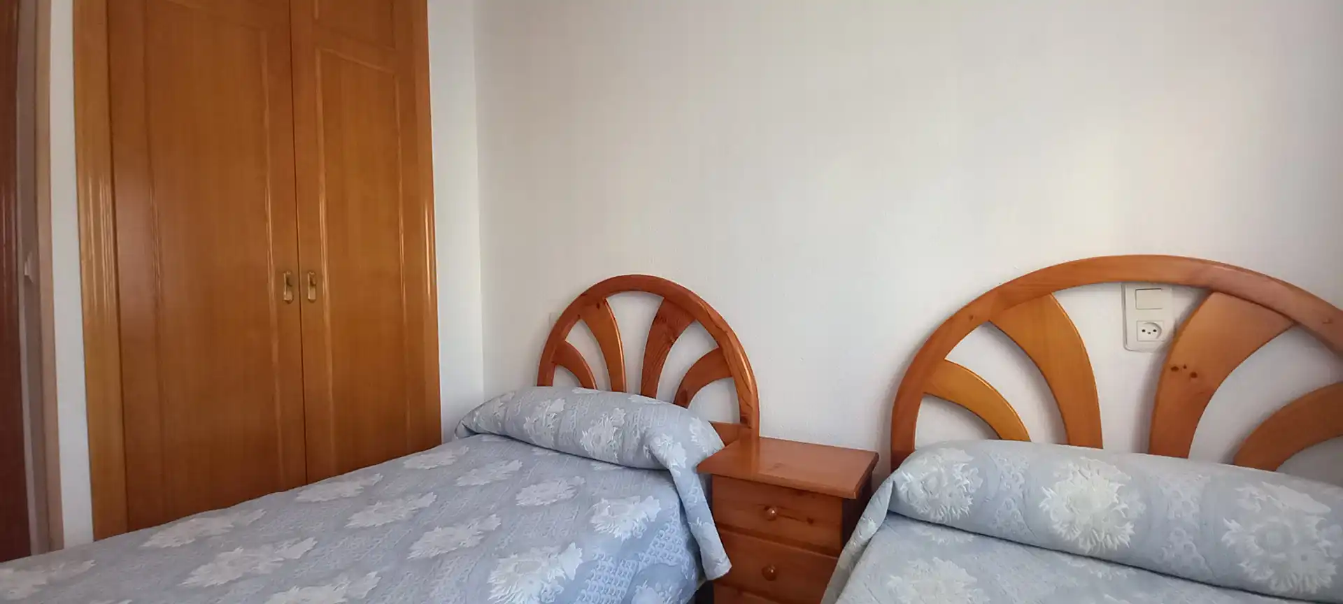 Habitación de Apartamento de alquiler en Gandia con Terraza, Amueblado y Horno