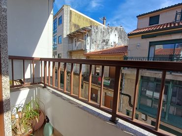 Casa amb balcó en venda a Rúa Cruceiro