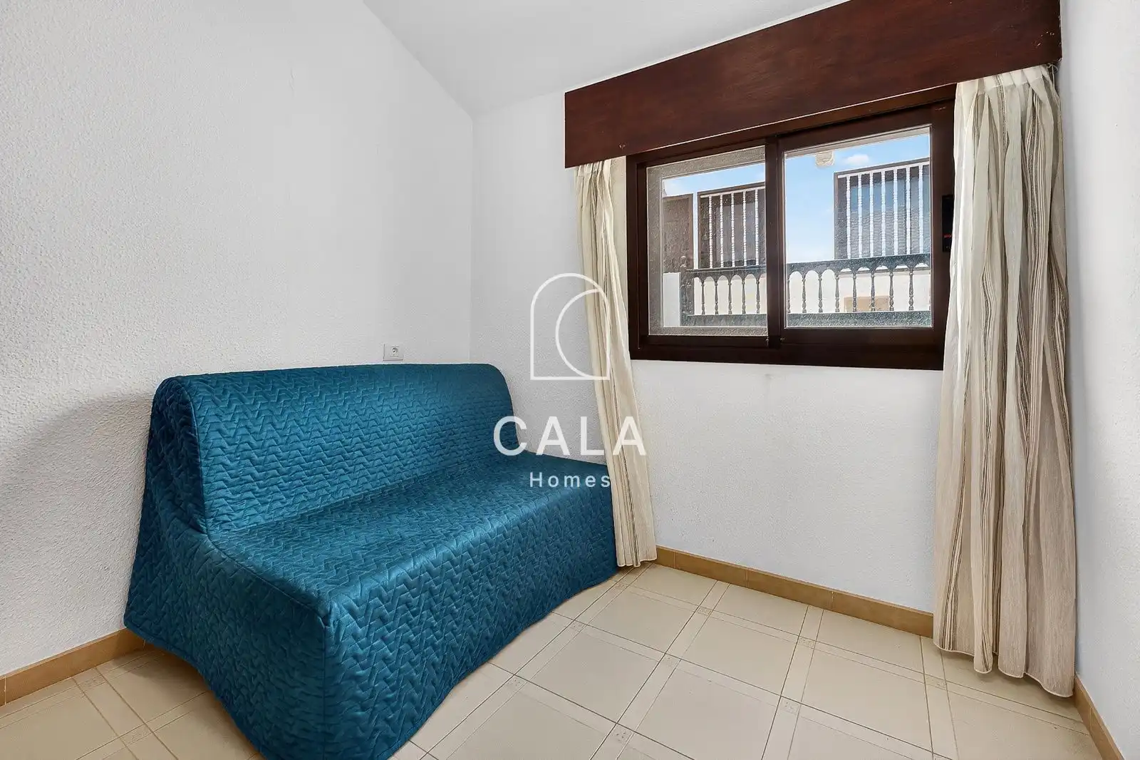 Habitación de Casa adosada en venta en Guía de Isora con Terraza, Trastero y Piscina