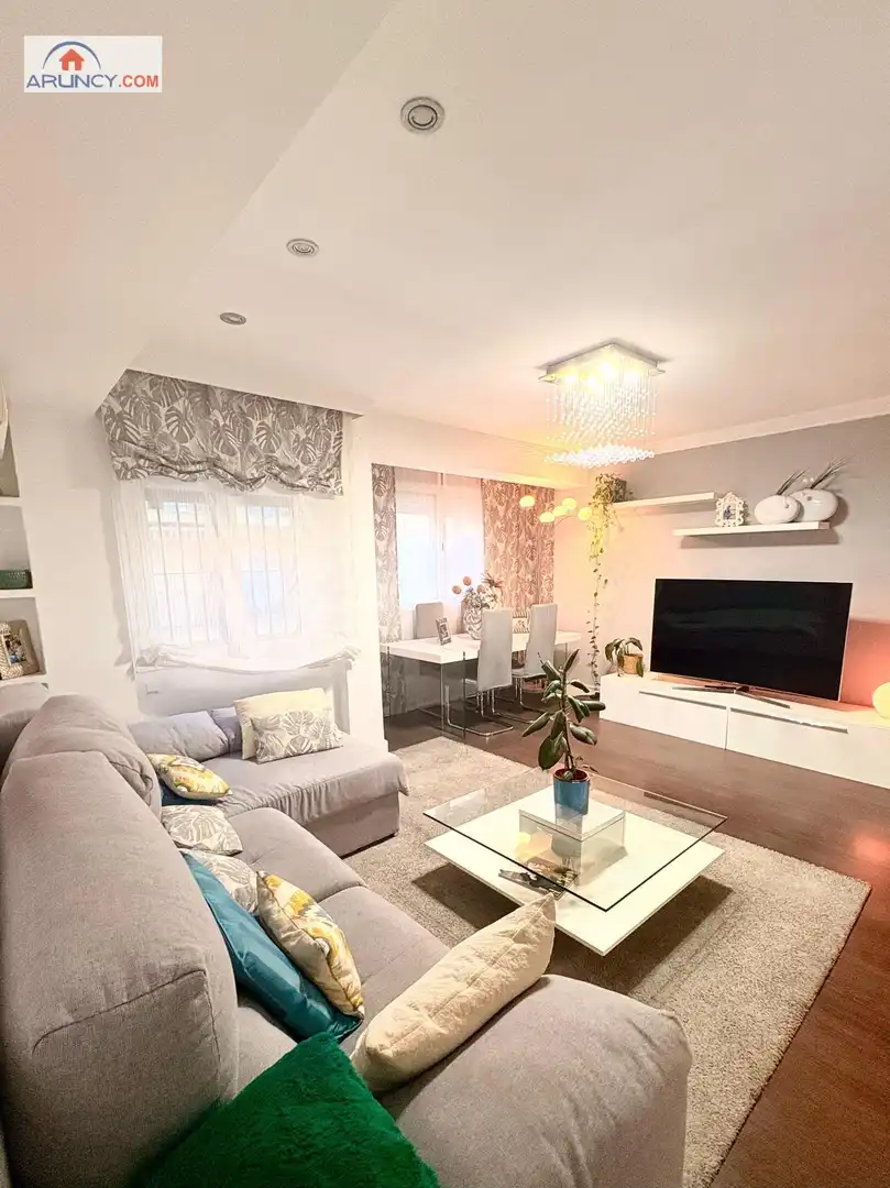 Living room of Flat for sale in Sevilla  with Air Conditioner, Heating and Private garden