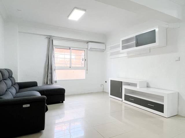 Piso en Venta en Carrer del Pervindre, 23 en En Corts - Doctor Waksman