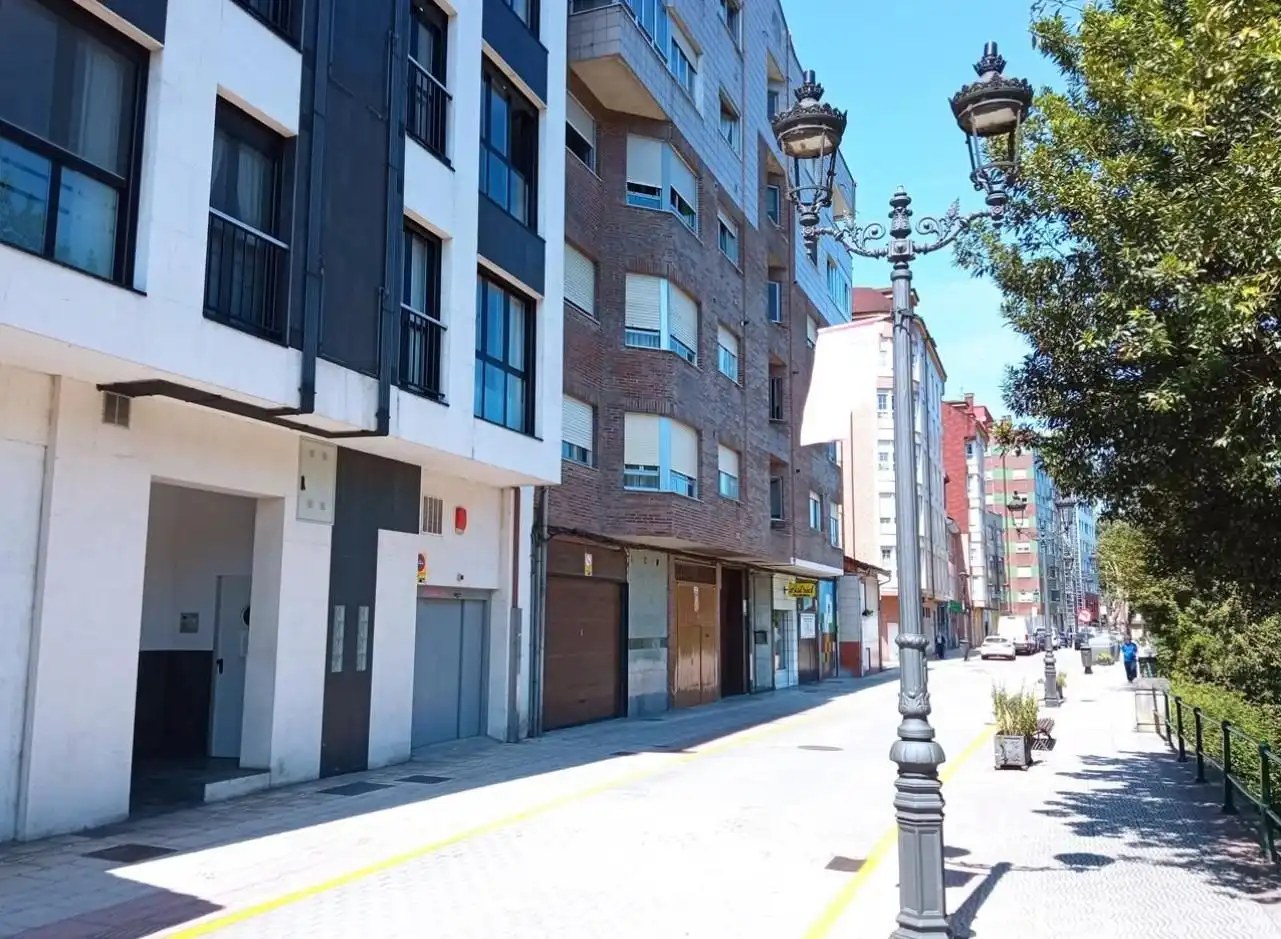 Garatge en venda a Calle POETA MANFER DE LA LLERA, Sama