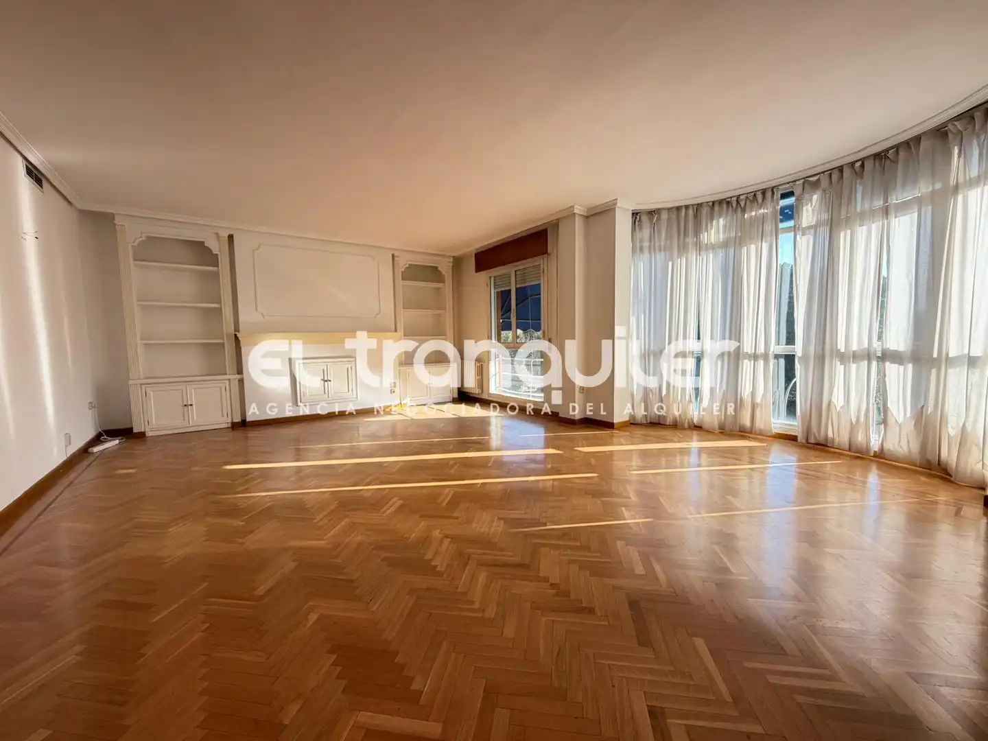 Wohnung mit Aufzug zur Miete in Calle Luis Astrana Marín