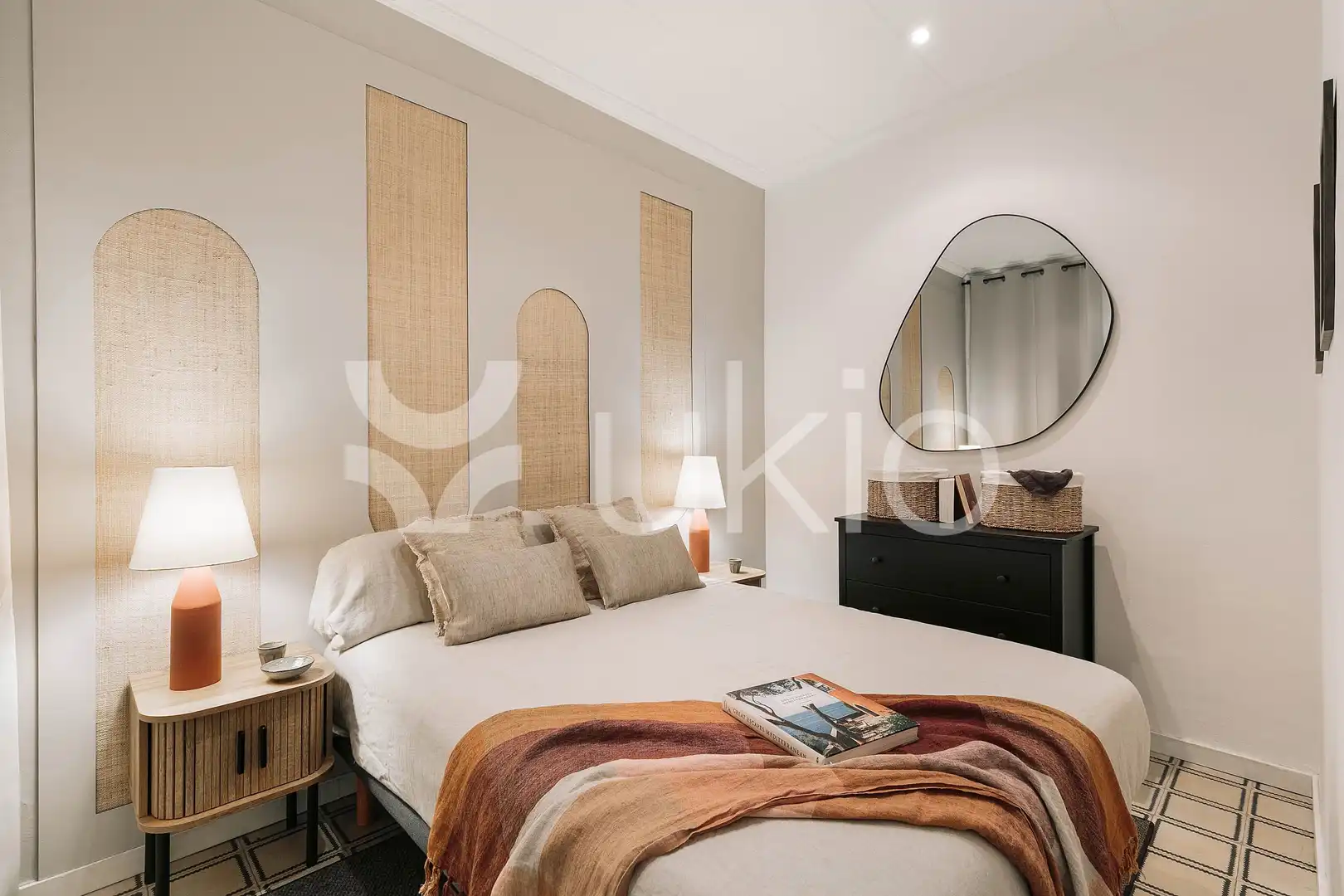 Schlafzimmer von Wohnungen zur Miete in Barcelona mit Klimaanlage, Möbliert und Ofen