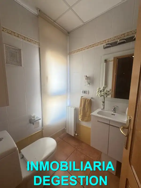 Casa adosada en venta en Linarejos