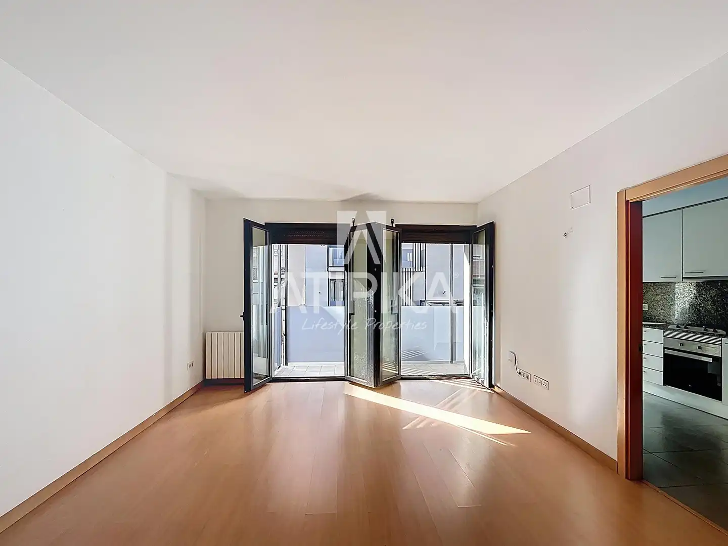 Bedroom of Flat for sale in L'Hospitalet de Llobregat  with Heating, Parquet flooring and Terrace