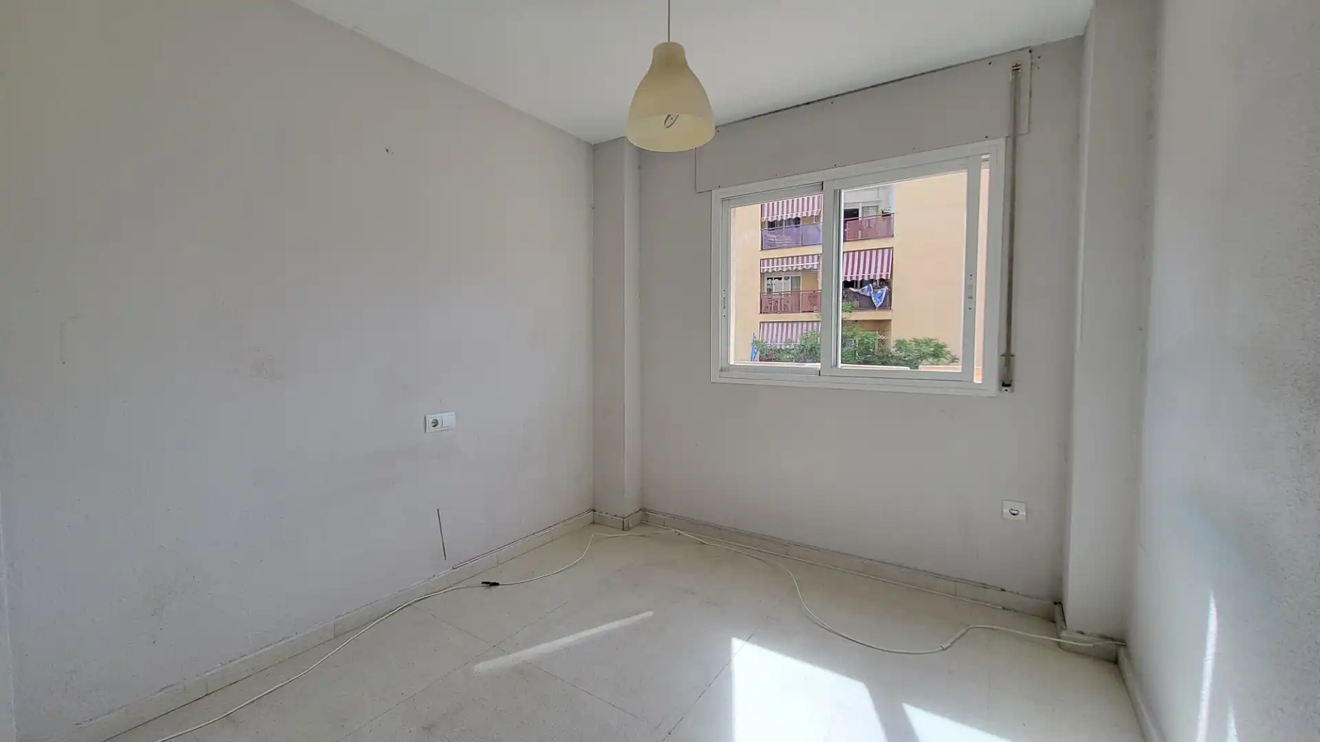 Piso en venta en Calle Andrómeda, El Cónsul - Ciudad Universitaria - El Romeral