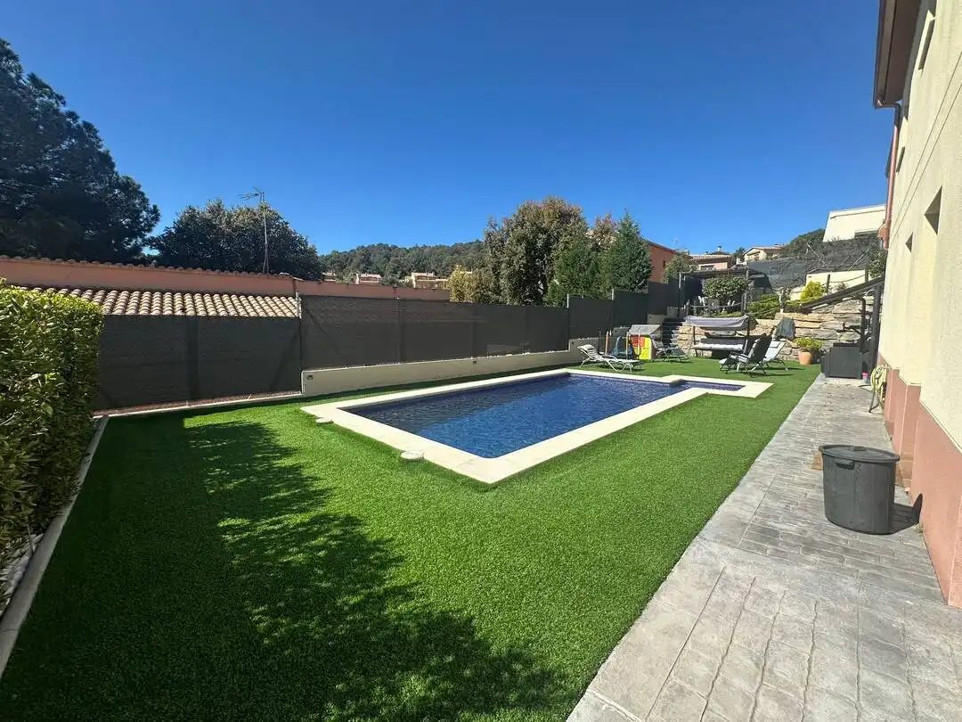Piscina de Casa o chalet en venta en Collbató con Aire acondicionado, Calefacción y Jardín privado